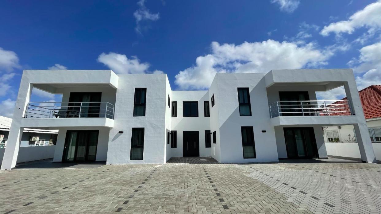 Апартаменты Whitehouse Boulevard, Close To Mambo Beach And City Centre Виллемстад Экстерьер фото