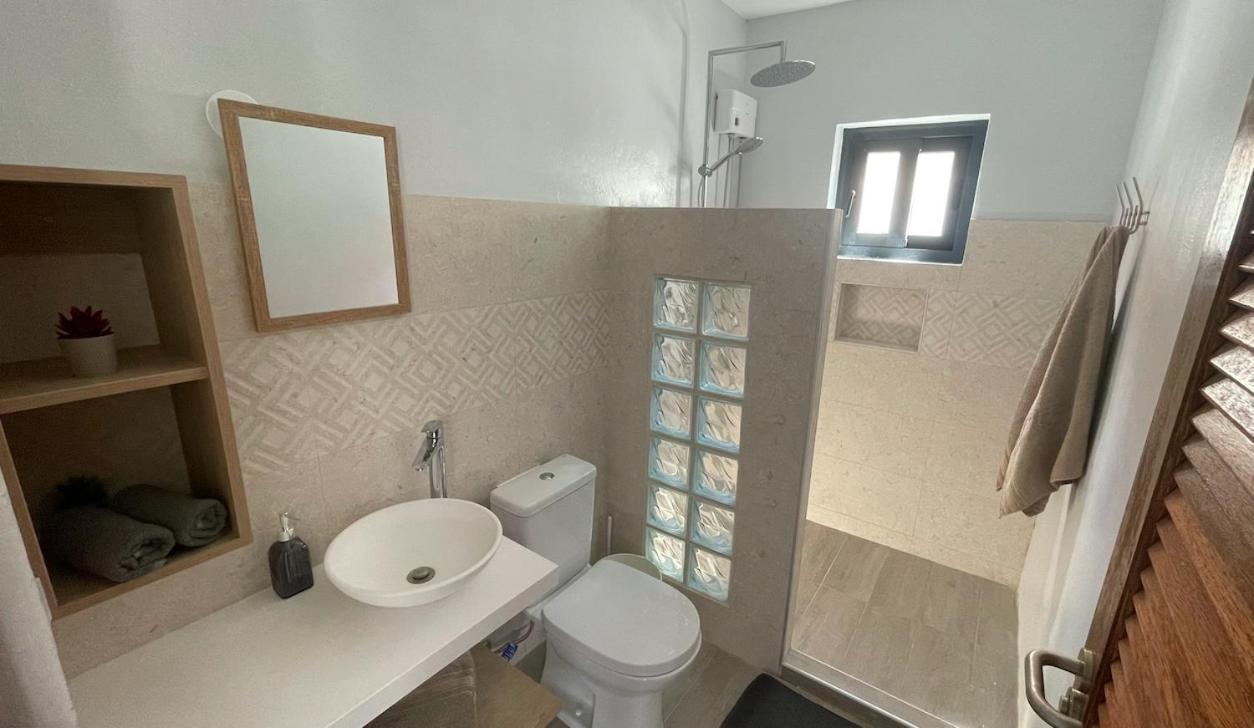 Апартаменты Whitehouse Boulevard, Close To Mambo Beach And City Centre Виллемстад Экстерьер фото