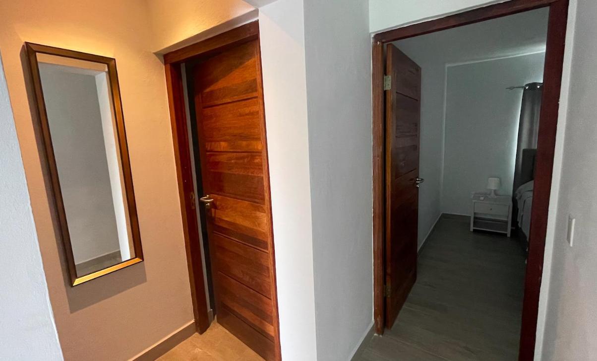 Апартаменты Whitehouse Boulevard, Close To Mambo Beach And City Centre Виллемстад Экстерьер фото