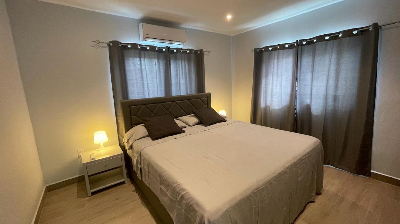 Апартаменты Whitehouse Boulevard, Close To Mambo Beach And City Centre Виллемстад Экстерьер фото