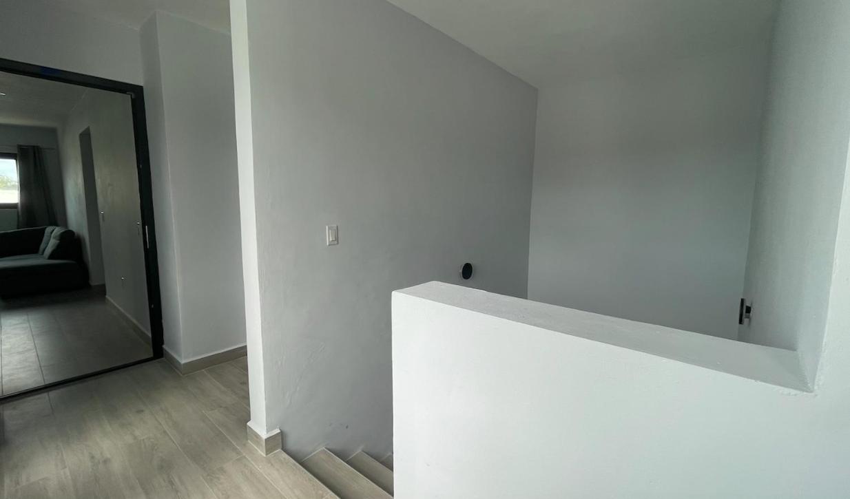 Апартаменты Whitehouse Boulevard, Close To Mambo Beach And City Centre Виллемстад Экстерьер фото
