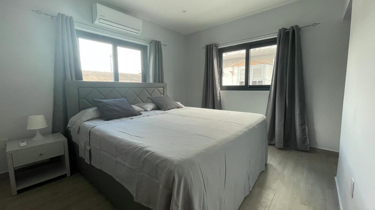 Апартаменты Whitehouse Boulevard, Close To Mambo Beach And City Centre Виллемстад Экстерьер фото