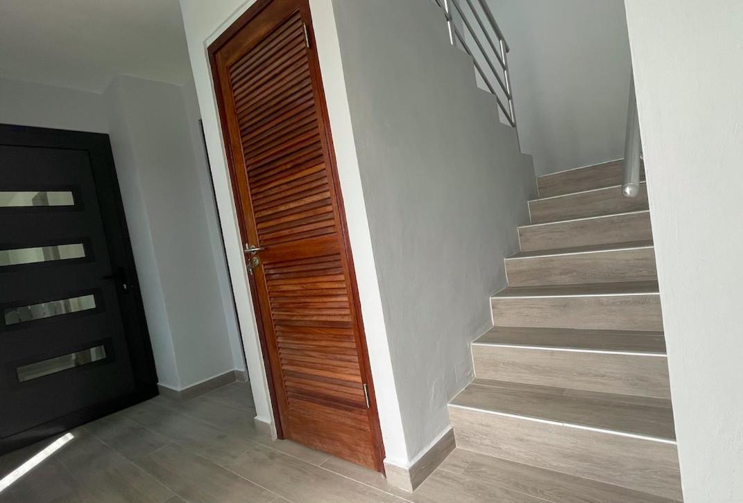 Апартаменты Whitehouse Boulevard, Close To Mambo Beach And City Centre Виллемстад Экстерьер фото